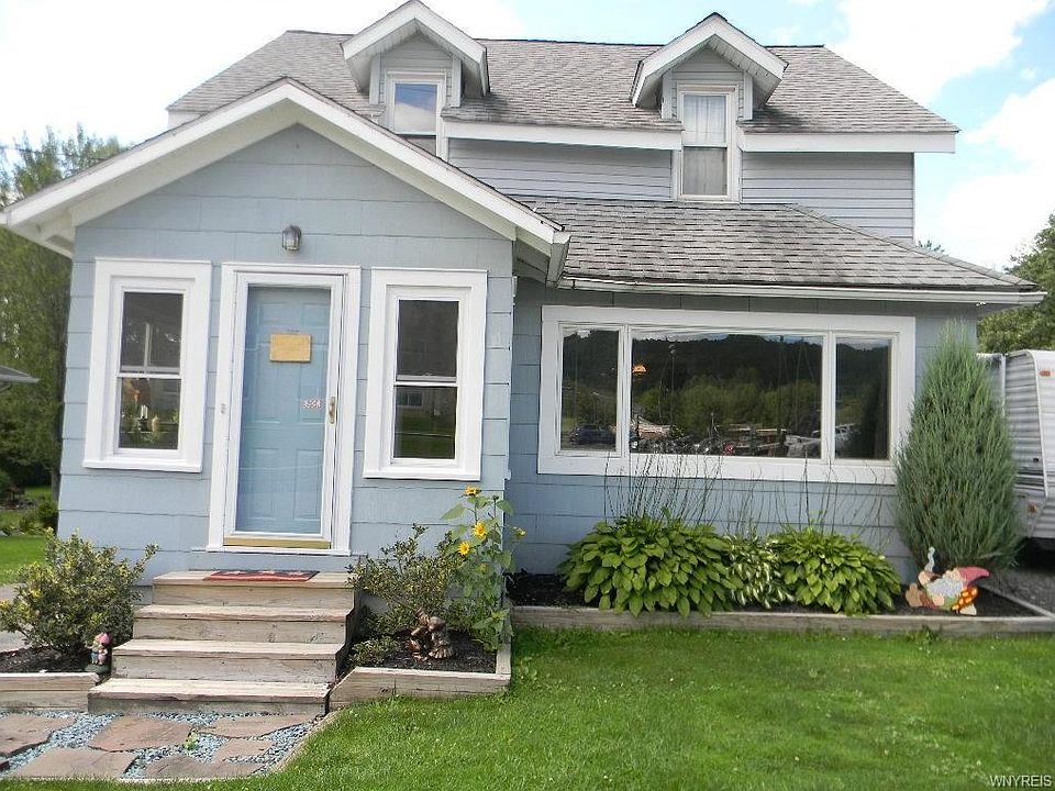 1st image of 124 Canada St