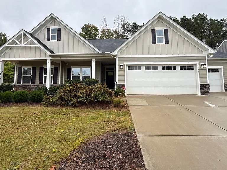 8807 Chapel Grove Crossing Dr — Photo 1