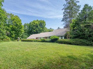 209 Southdown Road, Lloyd Harbor, NY 11743
