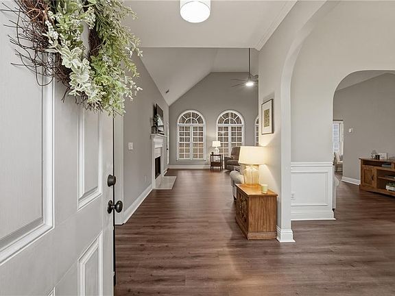 4th image of 1715 Rifle Rdg SW