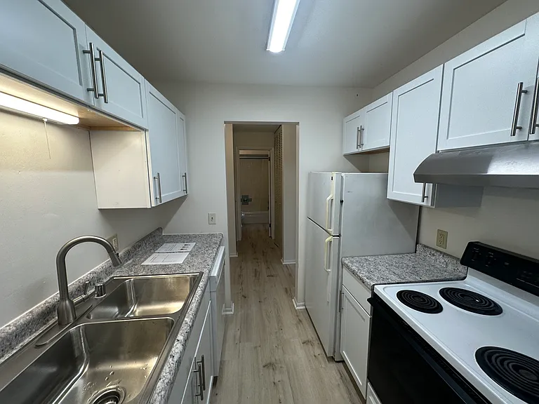 2122 Allen Blvd #27 — Photo 5