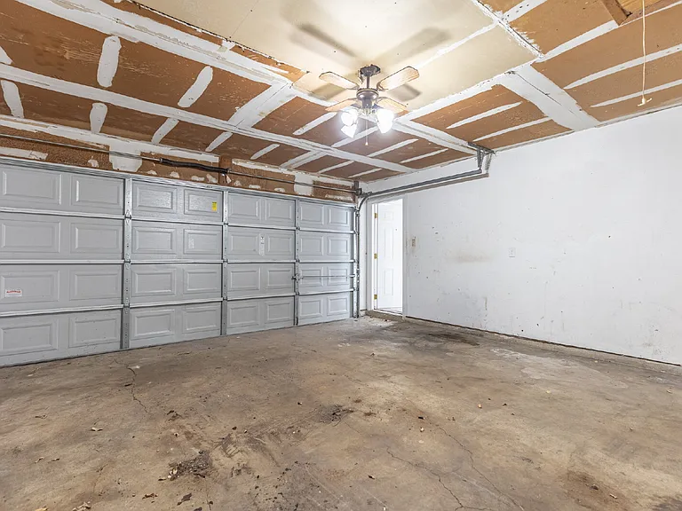 9643 Bratton Dr — Photo 27