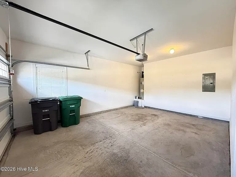 121 Lark Dr — Photo 39