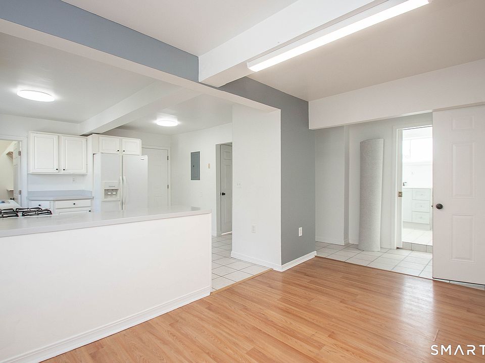 1st image of 2879 Fairfield Ave #3