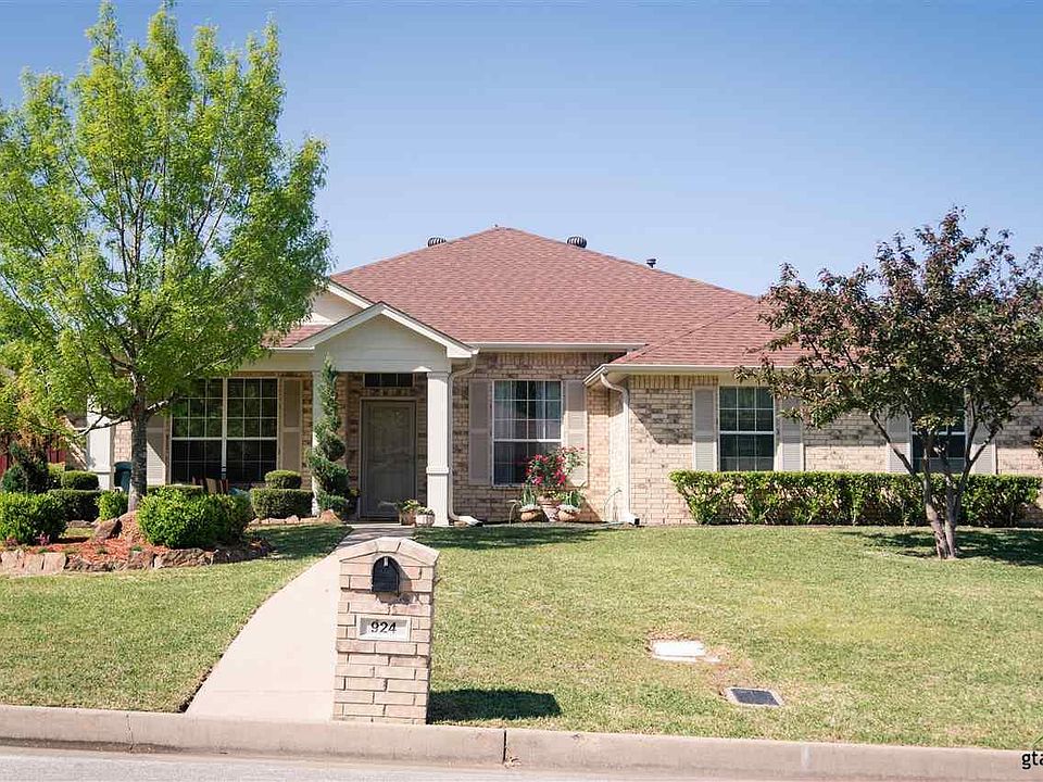 1st image of 924 Pam Dr