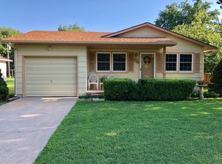 919 W 6th St, Newton, KS 67114