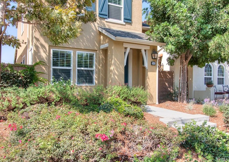 2nd image of 3945 E Bethany Way