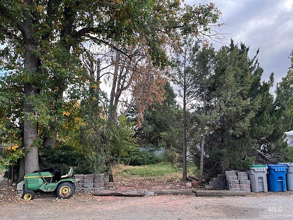 2nd image of 601 W Beeson St