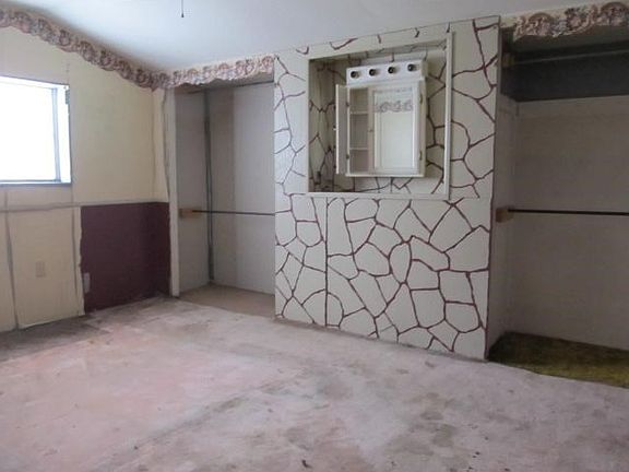 4th image of 253 E Fairview Ave
