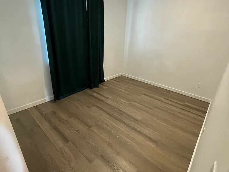 1325 W Bonneville St — Photo 3
