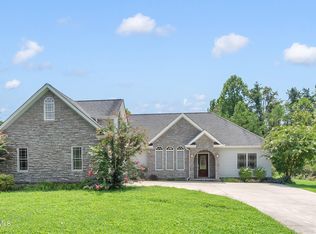 1101 Laurel Pond Ln, Kingsport, TN 37660