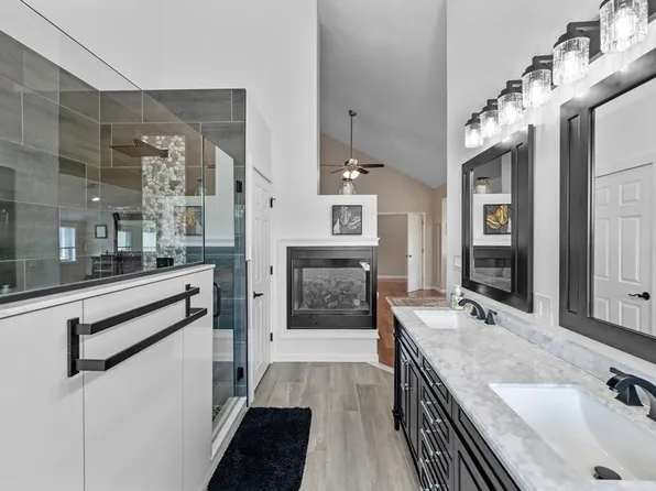 3 Eclipse Ln, Salem, MA 01970