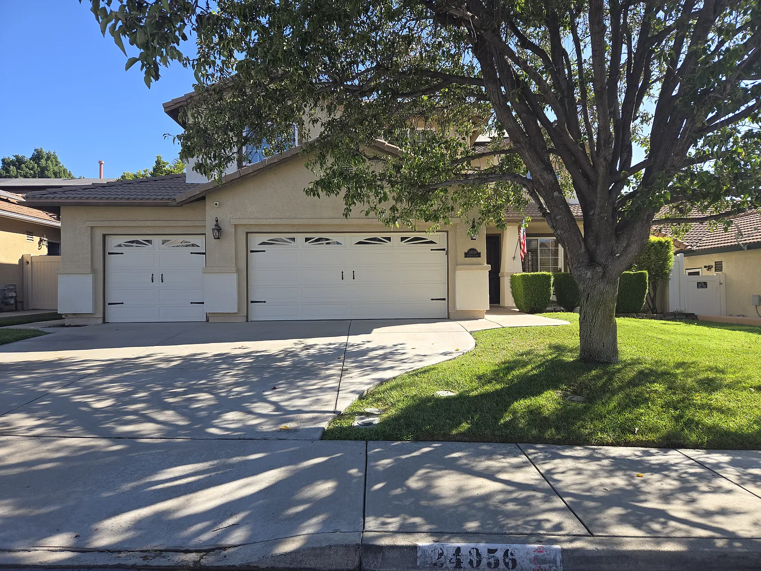 6 bed, 4585 sqft, $4,300 — Photo 3