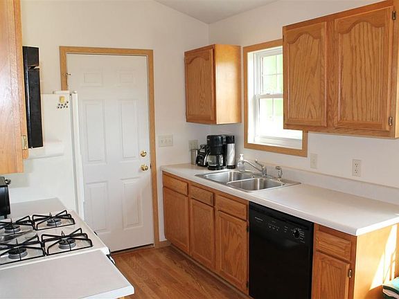 3rd image of 57870 Westport Ln
