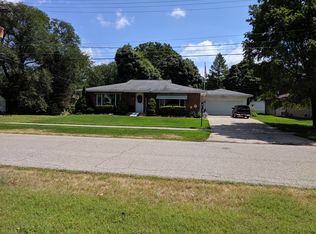 787 College Ave, Holland, MI 49423
