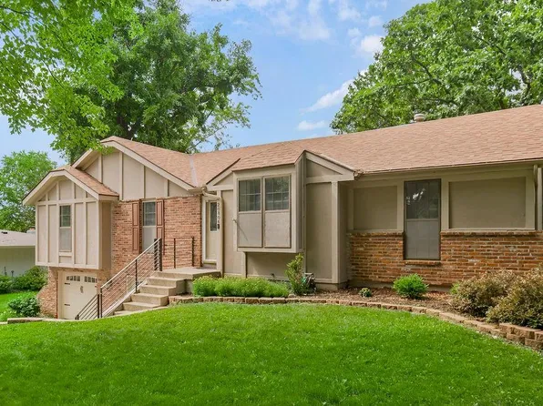 20806 W 63rd Ter, Shawnee, KS 66218