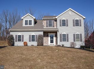 5 Falcon Cir, Lebanon, PA 17042