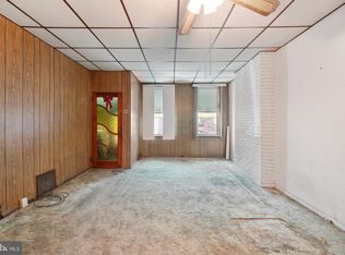 1129 Tree St, Philadelphia, PA 19148