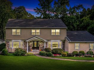 18 Norma Lane, Dix Hills, NY 11746