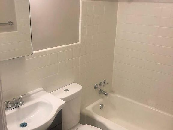 3rd image of 7224 Amherst Ave #7224