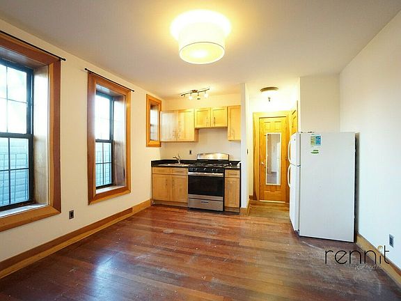5th image of 140A Lexington Ave APT 18