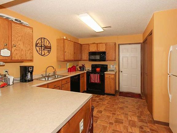 3rd image of 3858 Burningbush Dr