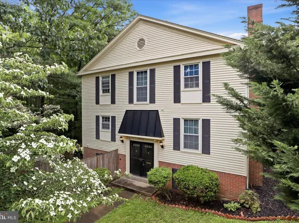 8086 Sleepy View Ln, Springfield, VA 22153
