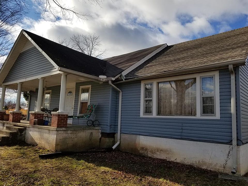 1st image of 906 S Chancery St