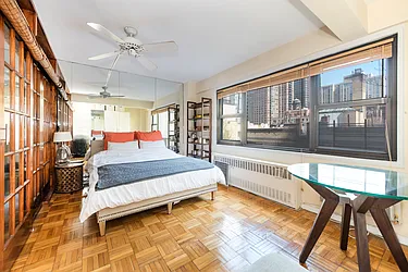 Rented by R New York