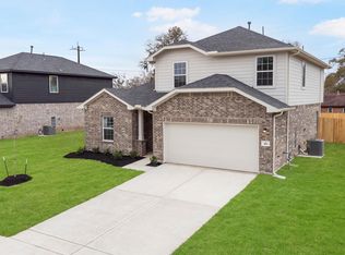 419 Magnolia Ln, Clute, TX 77531