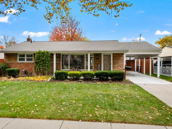 30018 Manhattan St, Saint Clair Shores, MI 48082