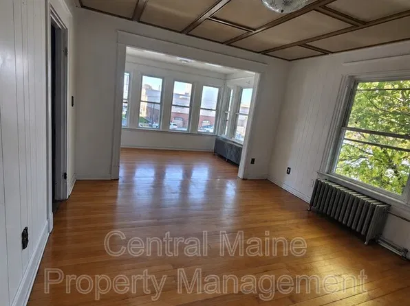 176 Bates St #176, Lewiston, ME 04240