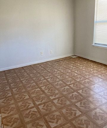 5th image of 1806 E Highland Blvd