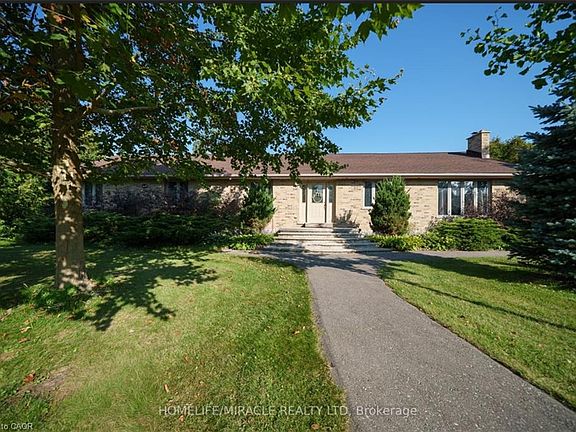 3rd image of 385 Mount Pleasant Rd