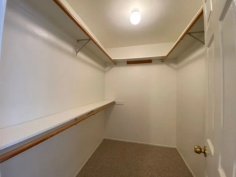 828 Avalon Ct — Photo 12