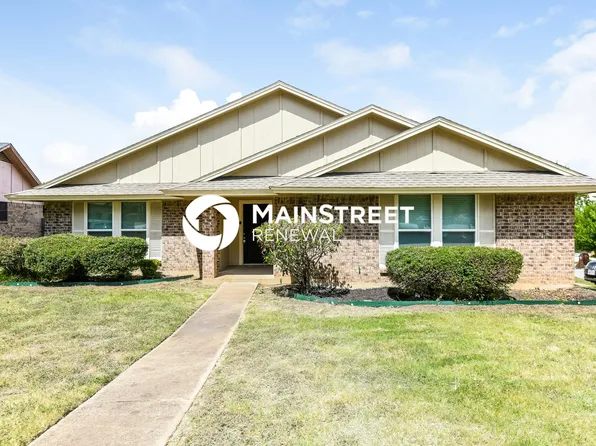 6800 Penhurst Dr, Fort Worth, TX 76133
