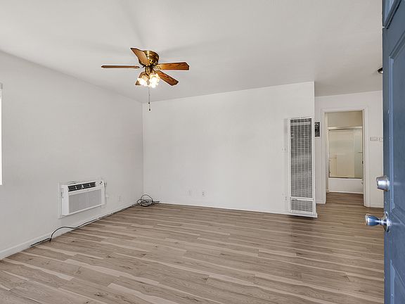 2nd image of 4067 Vineyard Ave