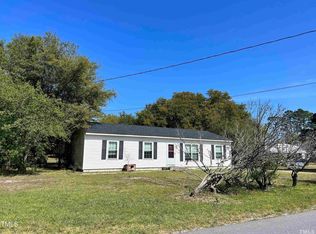 132 Freshwater Dr, Hubert, NC 28539