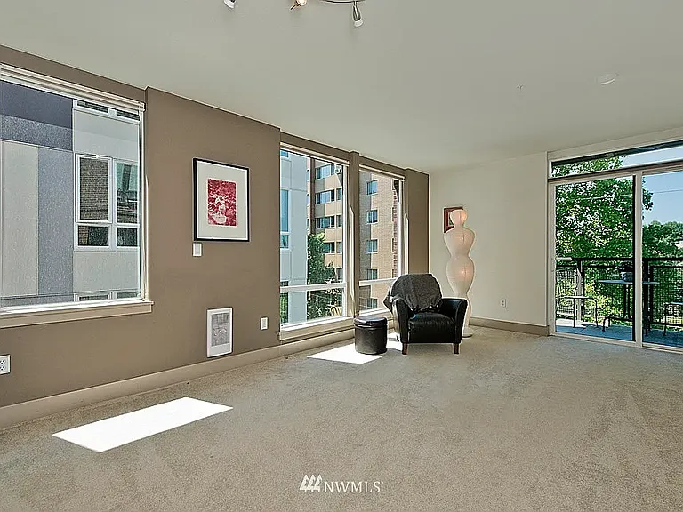 4547 8th Ave NE #405 — Photo 11