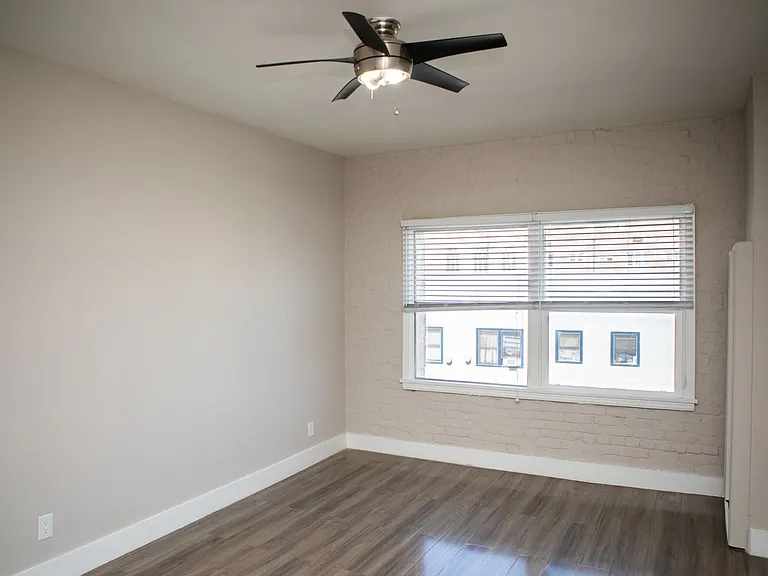Gorgeous Newly Remodeled One Bedroom and Studios — Photo 10