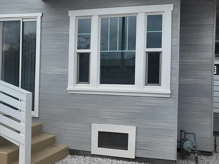 French Ave — Photo 11