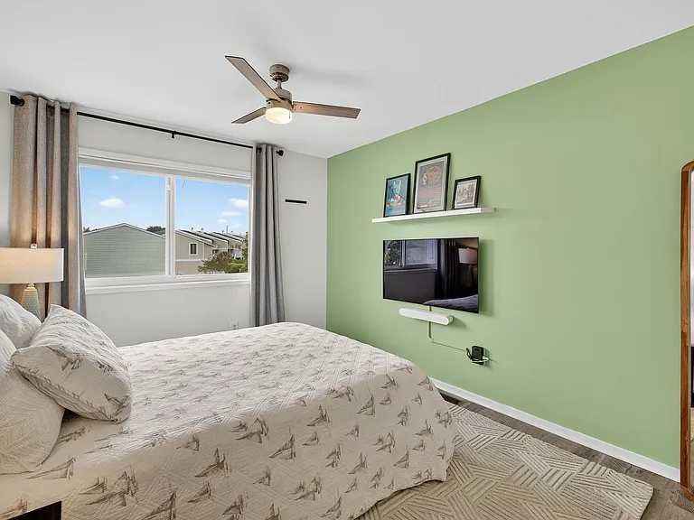Queen Bed