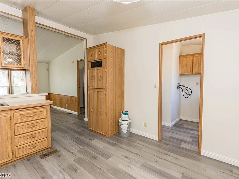 1130 E Mesquite Ave — Photo 9