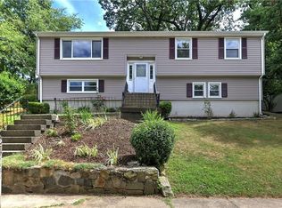 212 Village Ln, Bridgeport, CT 06606