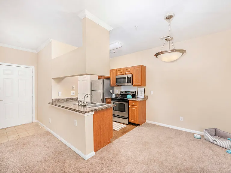 MAA Beverly Crest — Photo 12