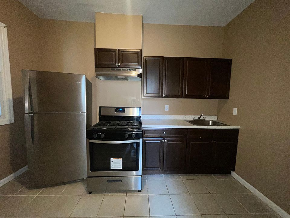 1st image of 745 S 14th St Floor 2