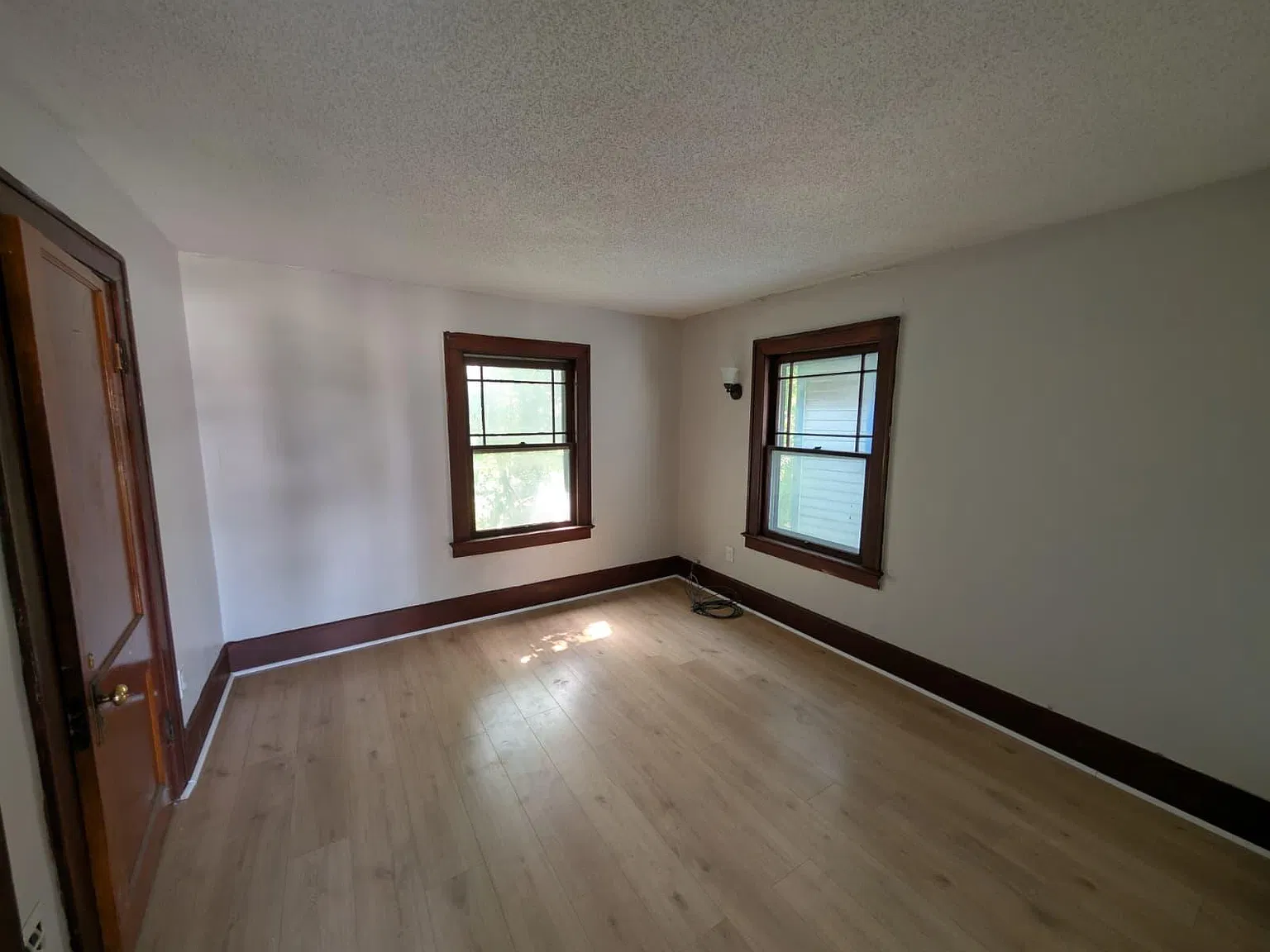 6 bed, 1798 sqft, $1,638 — Photo 4