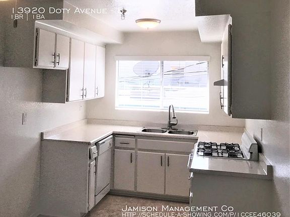 3rd image of 13920 Doty Ave APT 8