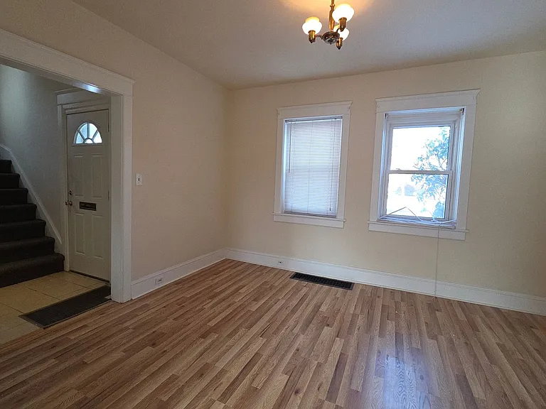 830 Media St — Photo 3