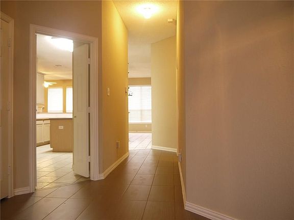 2nd image of 1608 Natural Bridge Dr